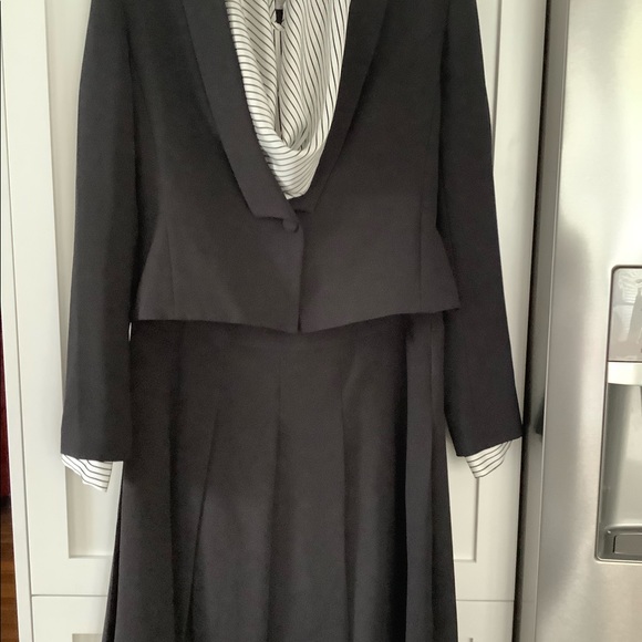 Skirt - Picture 3 of 4